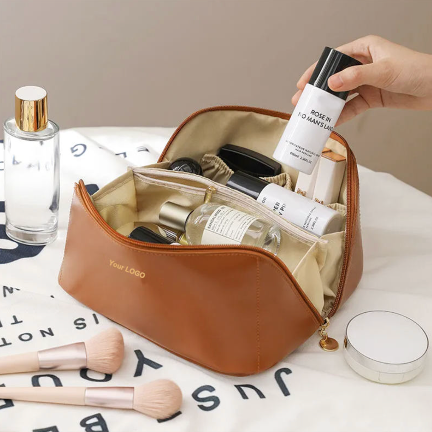 Portable PU Leather Makeup Bag – Elegant Travel Cosmetic Organizer
